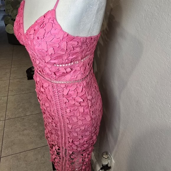 Bardot Women's Roxy Lace Pop Pink Midi Dress Size 6 - Picture 4 of 6